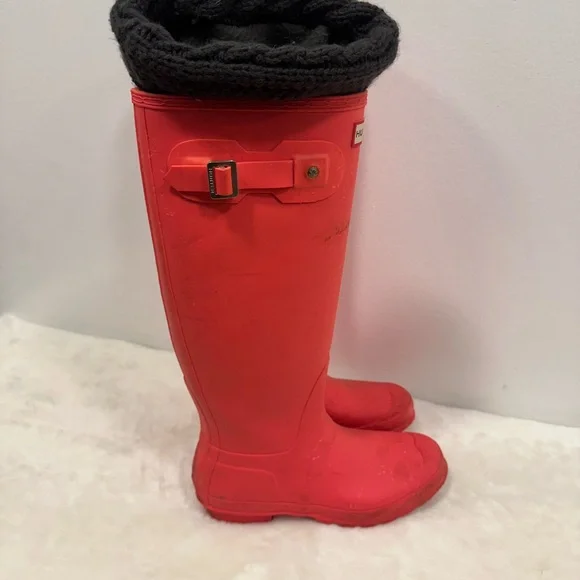 Hunter boots! Tall bright hot pink mud rain boots size 9! Hunter socks included - Picture 3 of 9